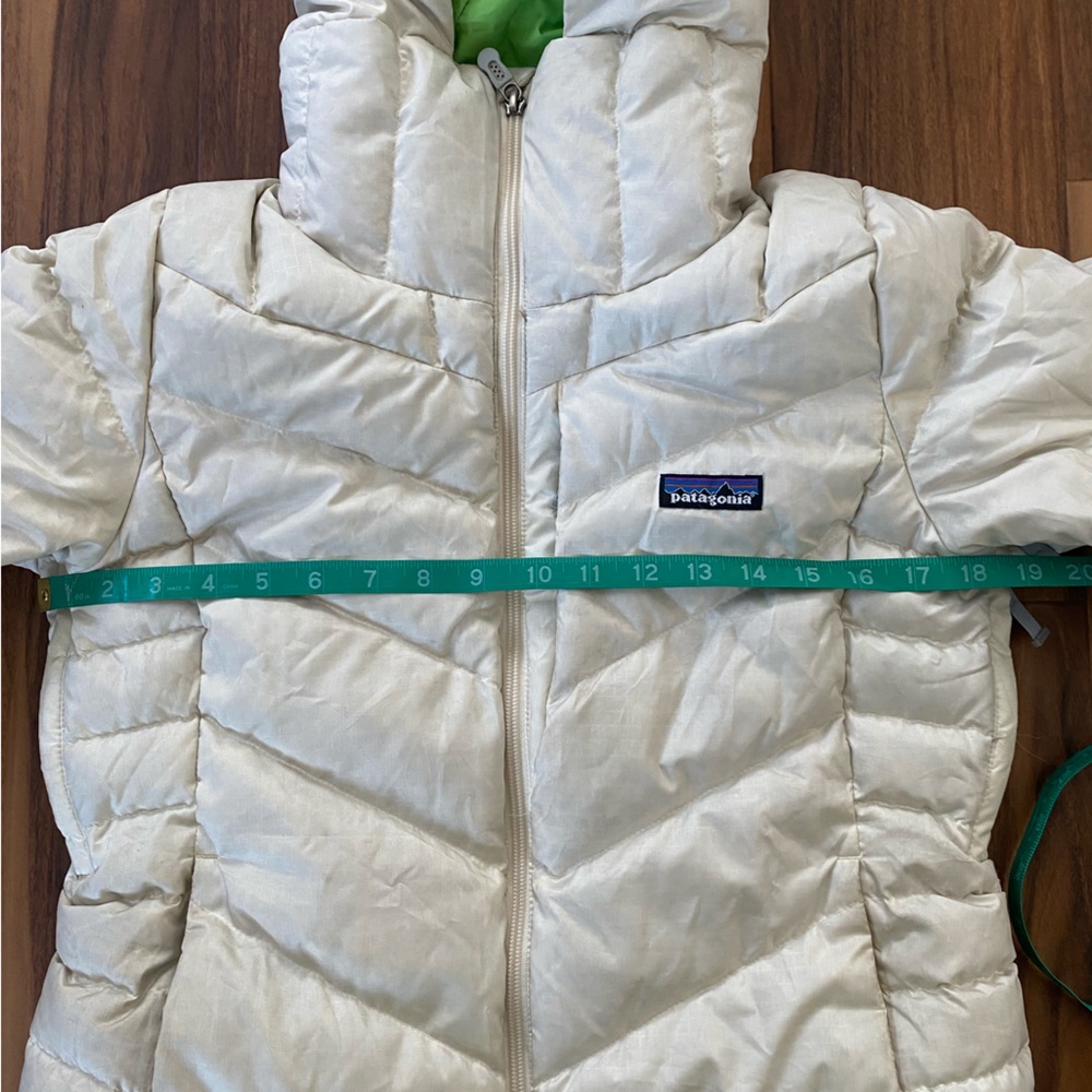 Patagonia off-white Puff Nano Jacket - Picture 6 of 12